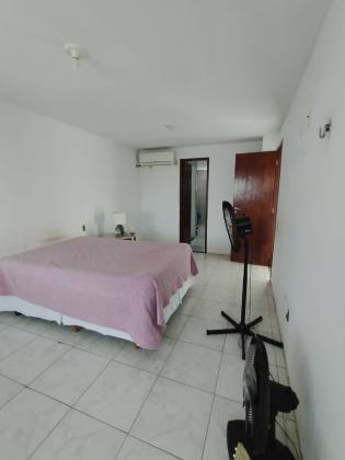 Oportunidade imperdível em Pau Amarelo, Paulista-PE Casa ampla com estrutura completa para conforto e lazer