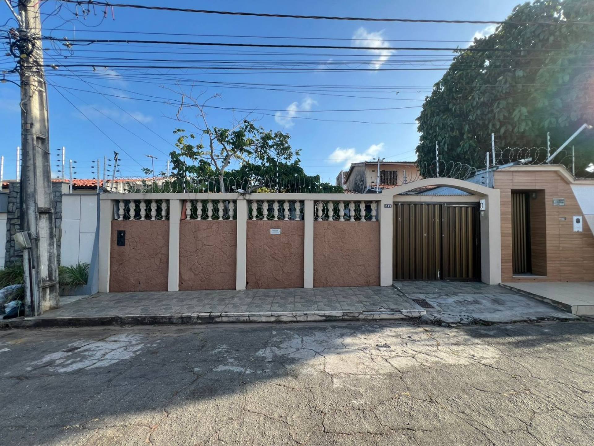 Casa 03 Quartos Nascente no Ipase Próximo ao Shopping da Ilha