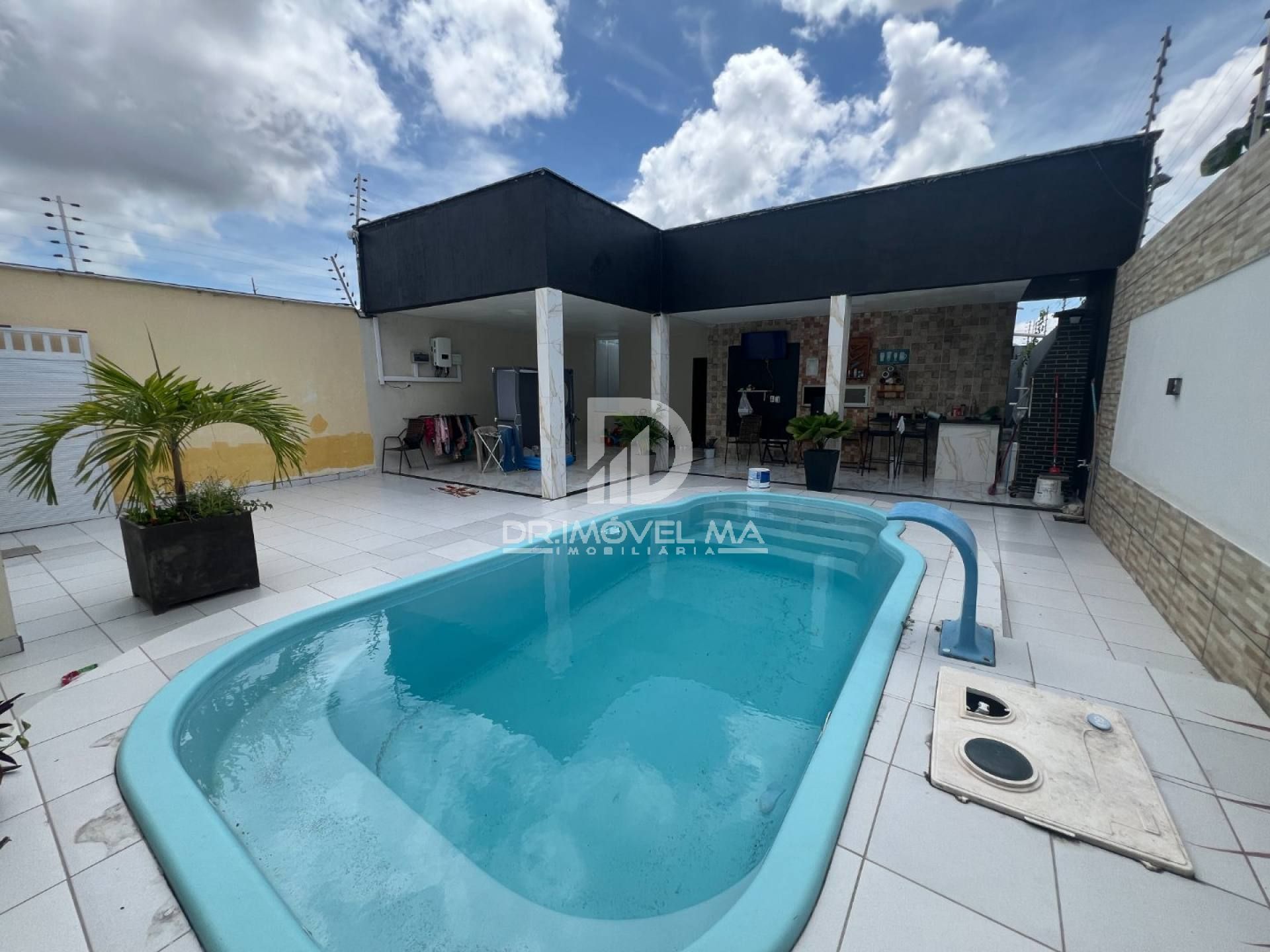 Casa 03 Suítes  Na Avenida Norte No Araçagi