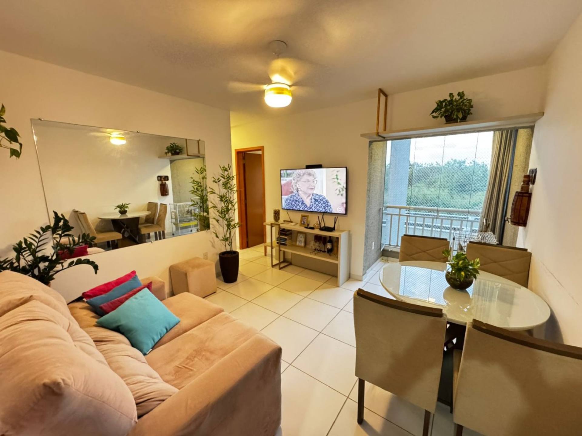 Apartamento PORTEIRA FECHADA Com Suíte No Turu