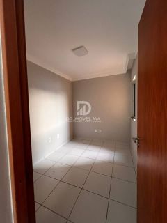 Apartamento 02 Quartos Reformado no Condomínio Space Calhau I