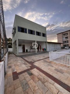 Apartamento 02 Quartos Reformado no Condomínio Space Calhau I