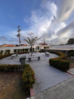 Apartamento 02 Quartos Reformado no Condomínio Space Calhau I