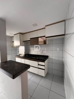 Apartamento 02 Quartos Reformado no Condomínio Space Calhau I