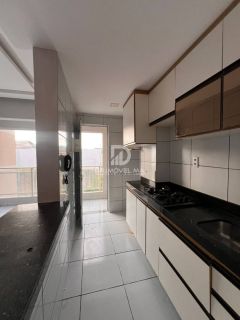 Apartamento 02 Quartos Reformado no Condomínio Space Calhau I