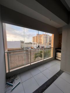 Apartamento 02 Quartos Reformado no Condomínio Space Calhau I