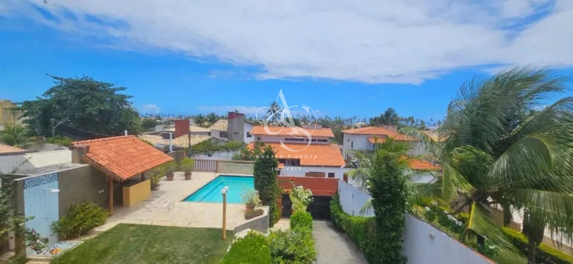 Casa de Condomínio Para Vender com 4 quartos 3 suítes no bairro Villas do Atlântico em Lauro De Freitas