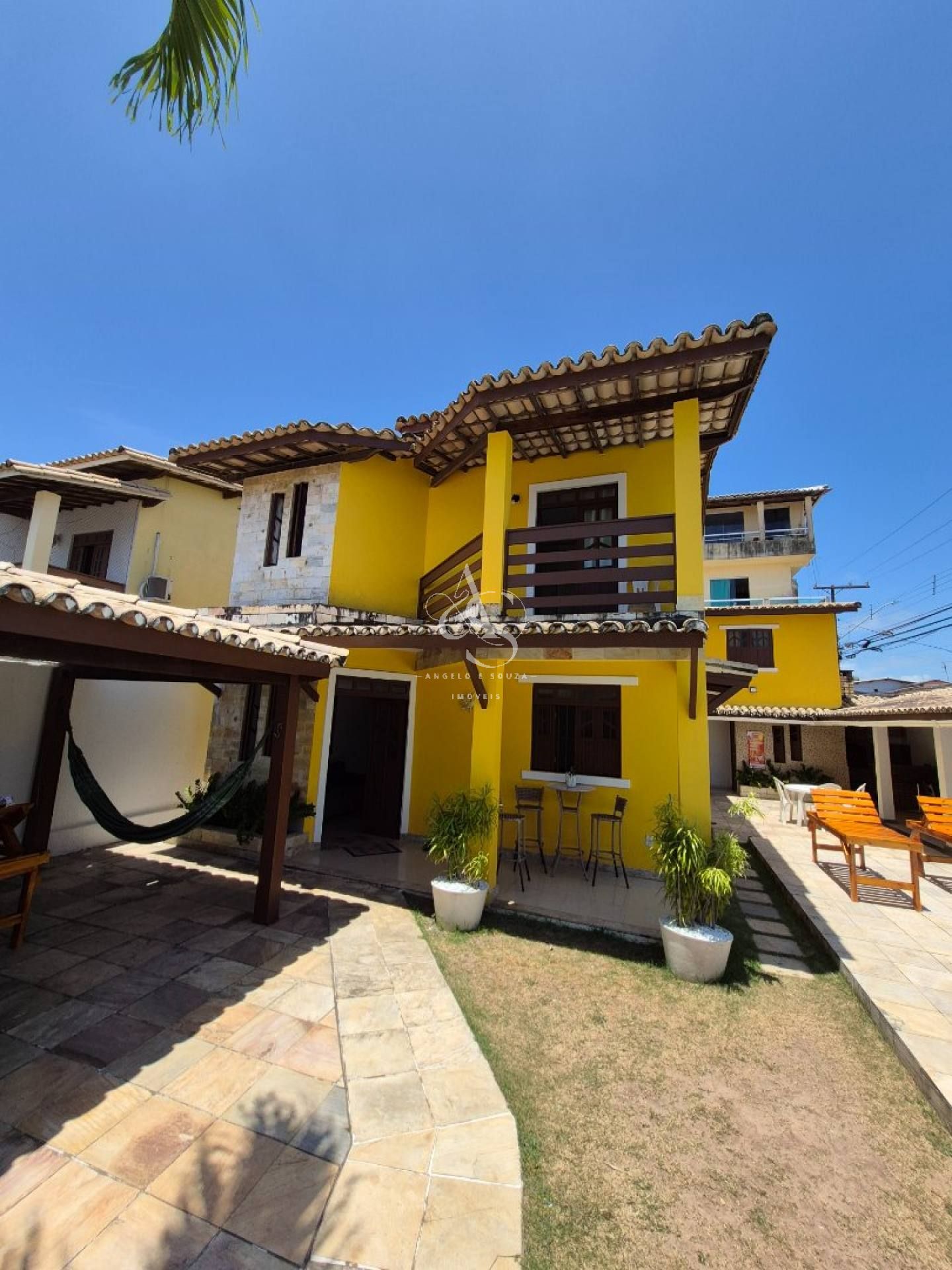 Casa de Condomínio Para Vender com 3 quartos 1 suítes no bairro Stella Maris em Salvador