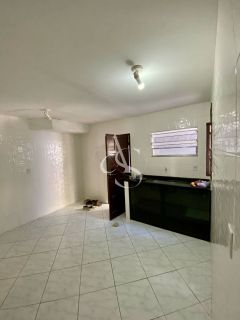 Casa Para Vender com 3 quartos 1 suítes no bairro Stella Maris em Salvador