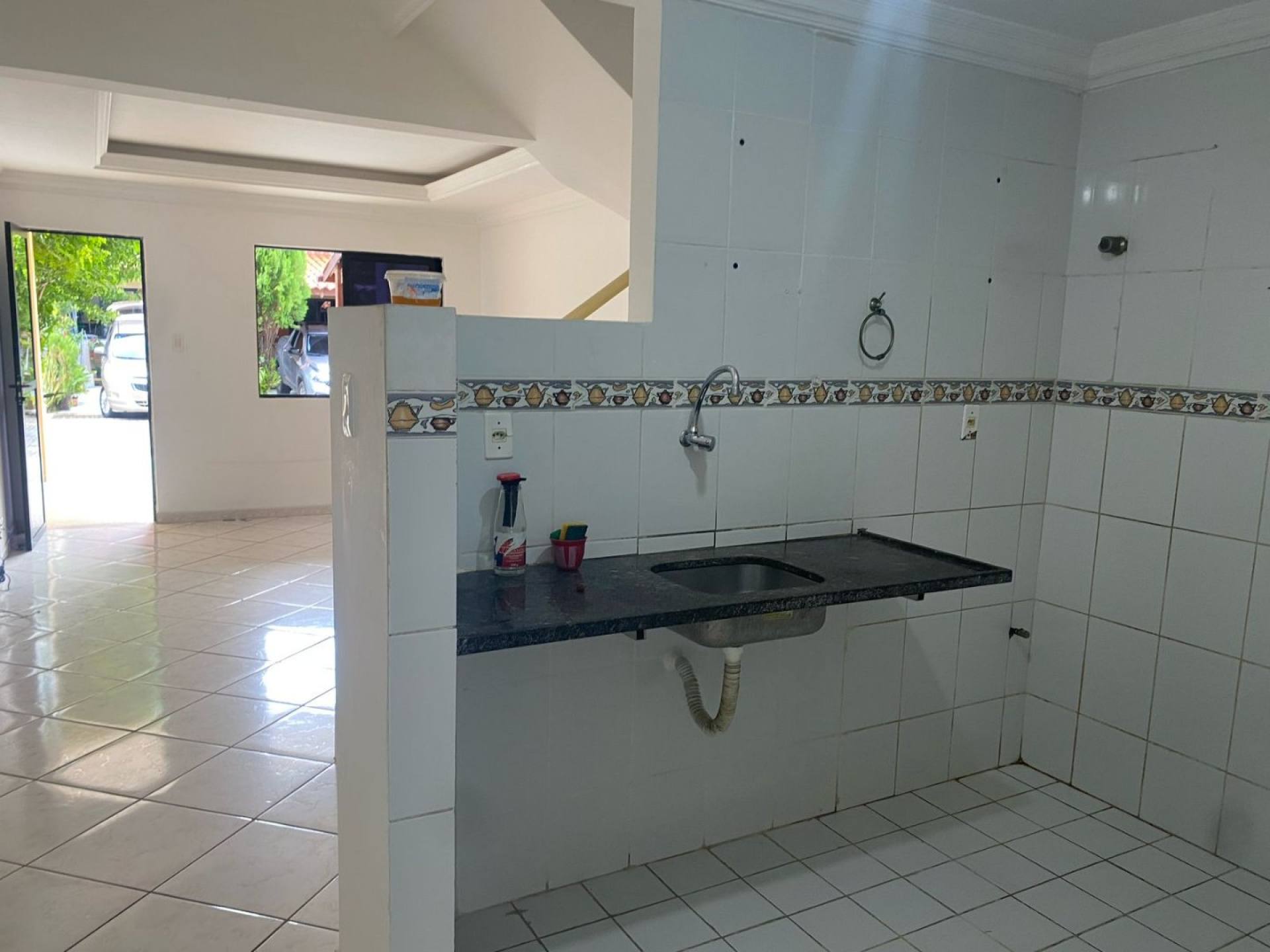 Casa de Condomínio Para Vender com 3 quartos 3 suítes no bairro Stella Maris em Salvador