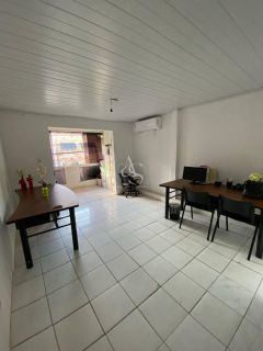 Oportunidade única: Casa com ponto comercial