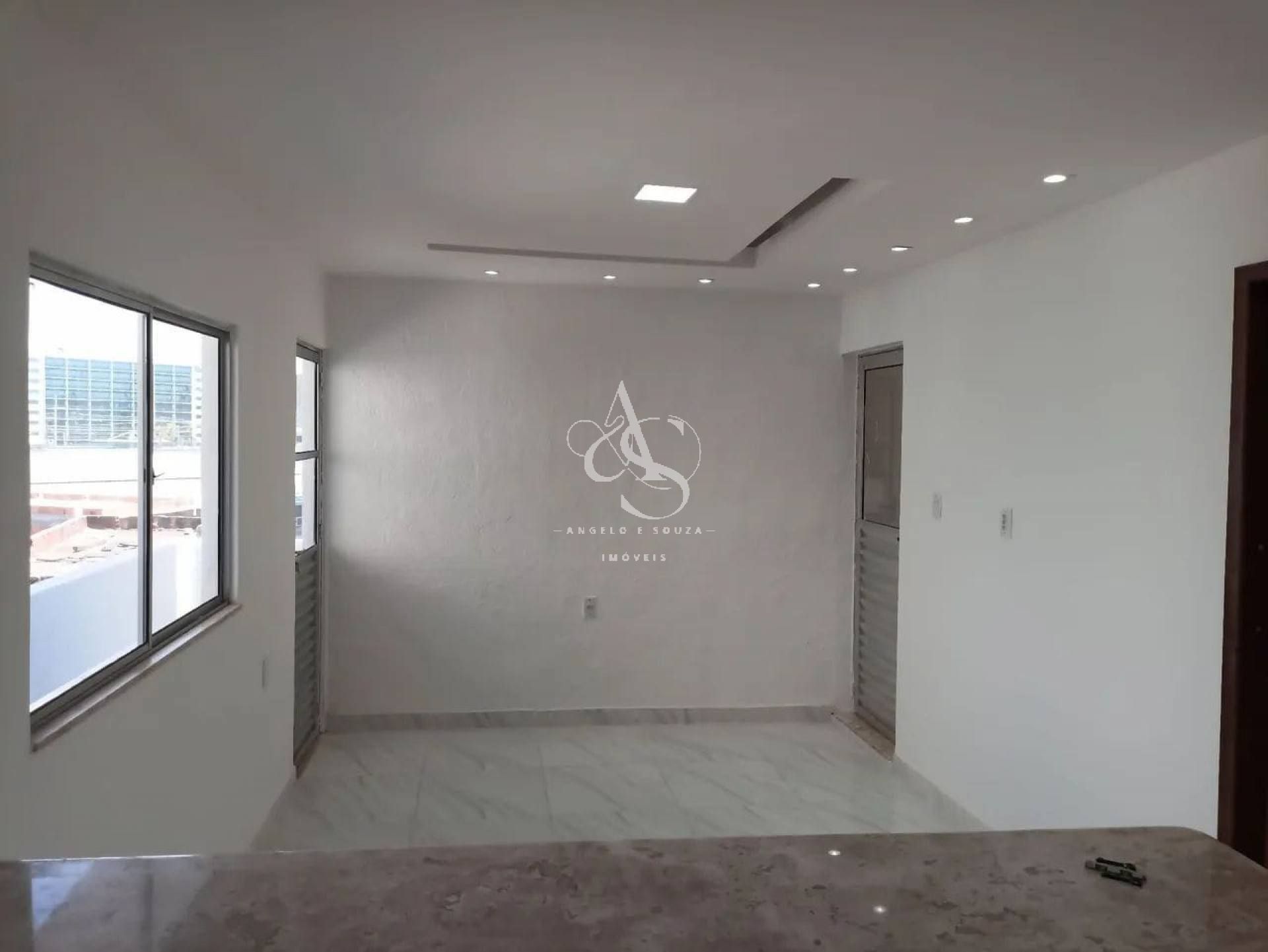 Casa Para Vender com 2 quartos no bairro Itapuã em Salvador