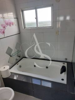 Casa de Condomínio Para Alugar com 5 quartos 2 suítes no bairro Praia do Flamengo em Salvador