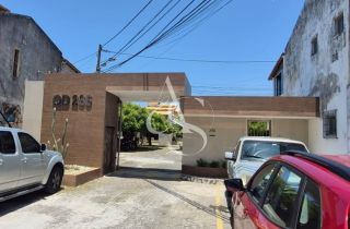 Casa e ponto comercial Para Vender com 3 quartos 1 suítes no bairro Stella Maris em Salvador