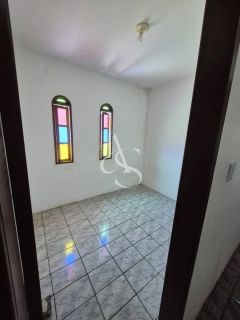 Casa e ponto comercial Para Vender com 3 quartos 1 suítes no bairro Stella Maris em Salvador