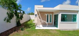 Vende-se casa solta em condomínio fechado na Praia do Flamengo!