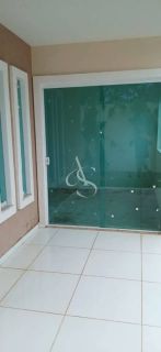 Vende-se casa solta em condomínio fechado na Praia do Flamengo!