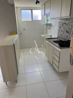 Apartamento Aconchegante 1/4 com Varanda, Armários e Excelente Localização!