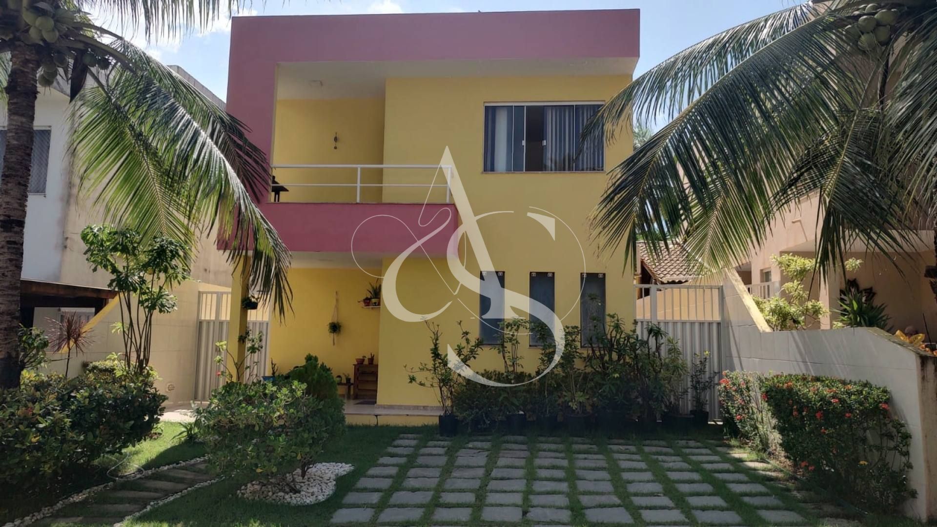 Casa Duplex Solta em condomínio fechado.  Condomínio com 9 casas.