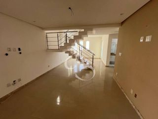 Casa Duplex Solta em condomínio fechado.  Condomínio com 9 casas.