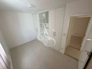 Casa Duplex Solta em condomínio fechado.  Condomínio com 9 casas.