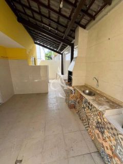 Casa Duplex Solta em condomínio fechado.  Condomínio com 9 casas.