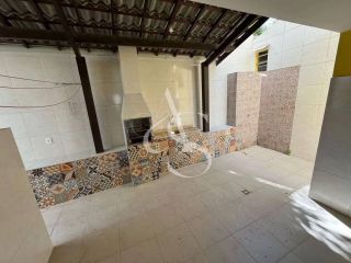 Casa Duplex Solta em condomínio fechado.  Condomínio com 9 casas.