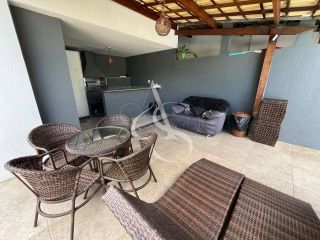 Casa Duplex Solta em condomínio fechado.  Condomínio com 9 casas.