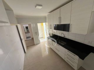 Casa Duplex Solta em condomínio fechado.  Condomínio com 9 casas.