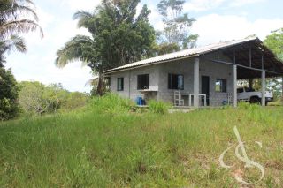 Sítio beira Barragem Santa Helena – 20,1 ha estruturados, casa sede charmosa e energia solar – Mata de São João – R$ 1.300.000