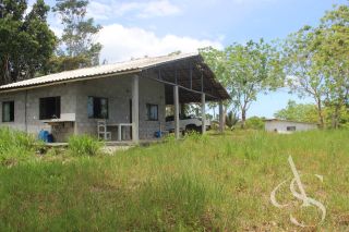 Sítio beira Barragem Santa Helena – 20,1 ha estruturados, casa sede charmosa e energia solar – Mata de São João – R$ 1.300.000