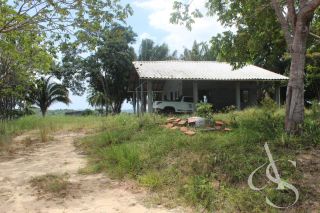 Sítio beira Barragem Santa Helena – 20,1 ha estruturados, casa sede charmosa e energia solar – Mata de São João – R$ 1.300.000