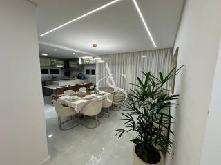Mansão de Luxo no Alphaville Litoral Norte 1 – 5 Suítes, Piscina e Acabamento Exclusivo