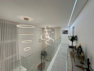 Mansão de Luxo no Alphaville Litoral Norte 1 – 5 Suítes, Piscina e Acabamento Exclusivo