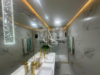 Mansão de Luxo no Alphaville Litoral Norte 1 – 5 Suítes, Piscina e Acabamento Exclusivo