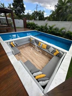 Mansão de Luxo no Alphaville Litoral Norte 1 – 5 Suítes, Piscina e Acabamento Exclusivo