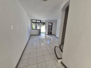 Triplex Nascente com 4 Suítes para Locação – Pitangueiras | Lauro de Freitas