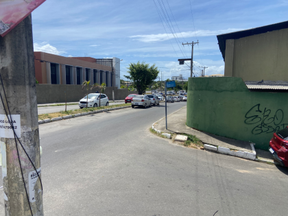 Excelente Galpão / Ponto Comercial no Centro de Portão – Lauro de Freitas