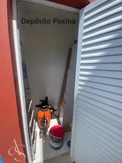 Casa de Condomínio com 3 Quartos e 4 banheiros à Venda, 203 m² por R$ 900.000