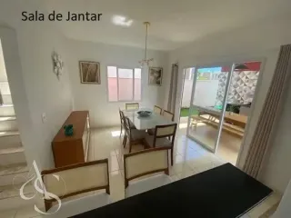 Casa de Condomínio com 3 Quartos e 4 banheiros à Venda, 203 m² por R$ 900.000