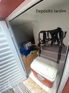 Casa de Condomínio com 3 Quartos e 4 banheiros à Venda, 203 m² por R$ 900.000