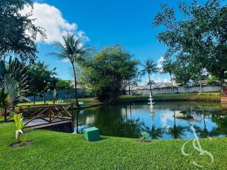 CASA COM 3 SUÍTES E EXCELENTE ACABAMENTO, LAURO DE FREITAS COM ENERGIA SOLAR