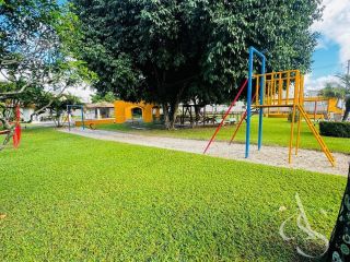 CASA COM 3 SUÍTES E EXCELENTE ACABAMENTO, LAURO DE FREITAS COM ENERGIA SOLAR