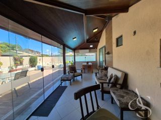 CASA COM 3 SUÍTES E EXCELENTE ACABAMENTO, LAURO DE FREITAS COM ENERGIA SOLAR