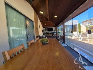 CASA COM 3 SUÍTES E EXCELENTE ACABAMENTO, LAURO DE FREITAS COM ENERGIA SOLAR