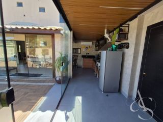 CASA COM 3 SUÍTES E EXCELENTE ACABAMENTO, LAURO DE FREITAS COM ENERGIA SOLAR