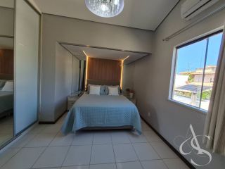 CASA COM 3 SUÍTES E EXCELENTE ACABAMENTO, LAURO DE FREITAS COM ENERGIA SOLAR