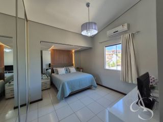 CASA COM 3 SUÍTES E EXCELENTE ACABAMENTO, LAURO DE FREITAS COM ENERGIA SOLAR