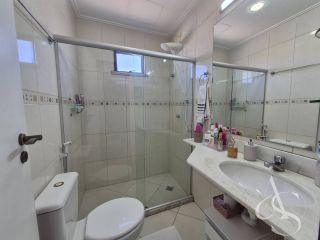 CASA COM 3 SUÍTES E EXCELENTE ACABAMENTO, LAURO DE FREITAS COM ENERGIA SOLAR