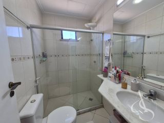 CASA COM 3 SUÍTES E EXCELENTE ACABAMENTO, LAURO DE FREITAS COM ENERGIA SOLAR